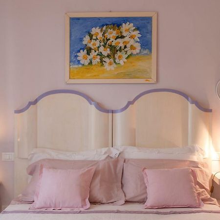 Tre Civette Sul Como Bed and Breakfast Marina di Massa Exterior foto