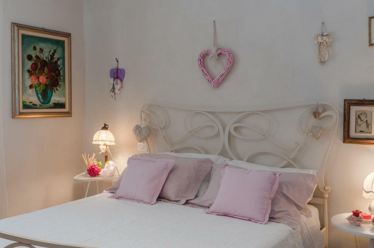 Tre Civette Sul Como Bed and Breakfast Marina di Massa Exterior foto