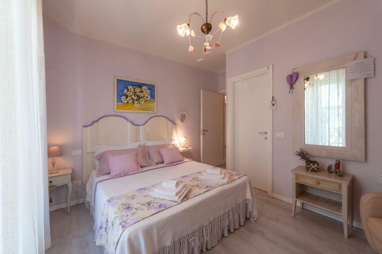 Tre Civette Sul Como Bed and Breakfast Marina di Massa Exterior foto