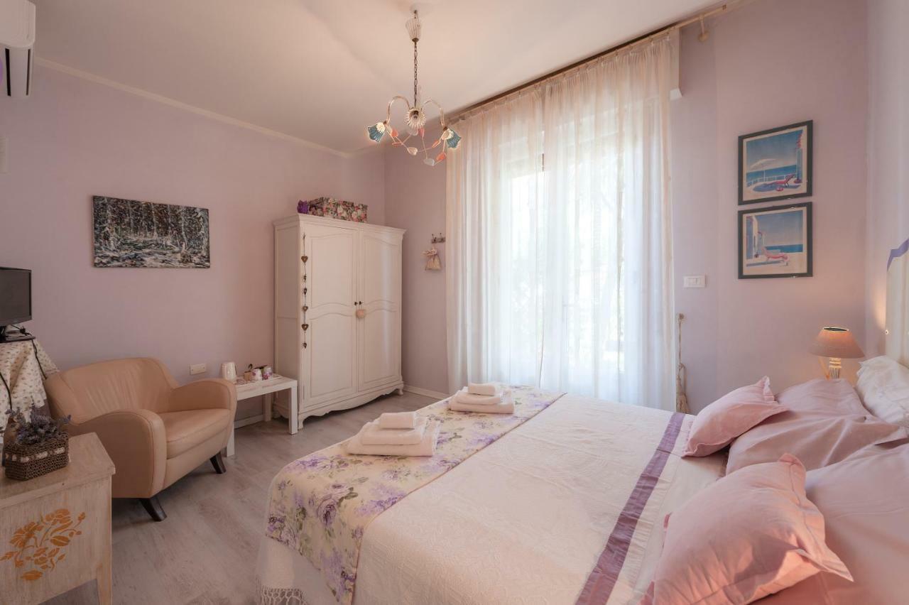 Tre Civette Sul Como Bed and Breakfast Marina di Massa Exterior foto