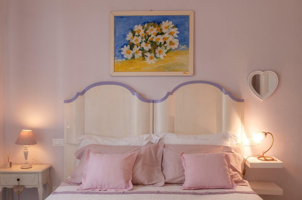 Tre Civette Sul Como Bed and Breakfast Marina di Massa Exterior foto