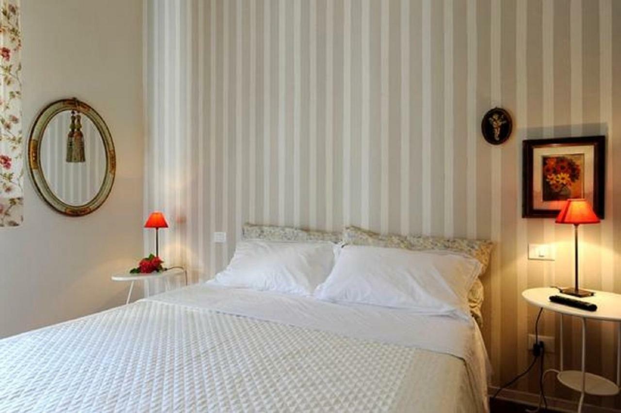 Tre Civette Sul Como Bed and Breakfast Marina di Massa Exterior foto