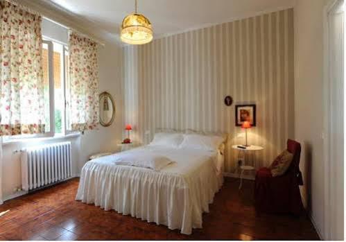 Tre Civette Sul Como Bed and Breakfast Marina di Massa Exterior foto